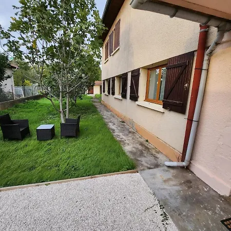 130m T4 Garden And Car Parks - Stade-eurexpo-lyon Apartment